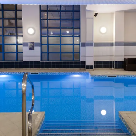 Hilton Leeds 4*