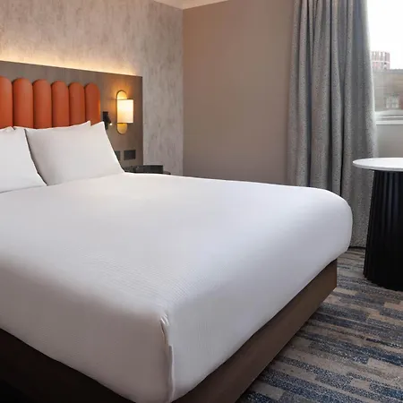 Hilton Leeds 4*