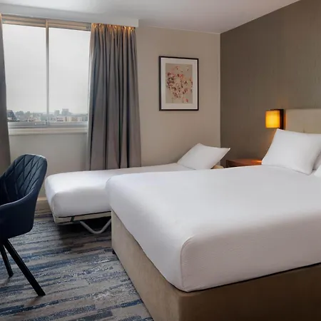 Hilton Leeds 4*