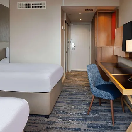 Hilton Leeds 4*
